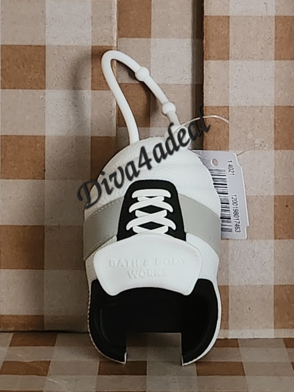 Bath & Body Works BLACK & WHITE SHOE Pocketbac Holder